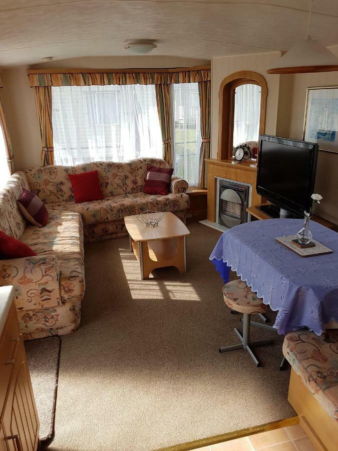 8 Berth Caravan Tp49 On The Golden Palm Chapel St Leonards *
